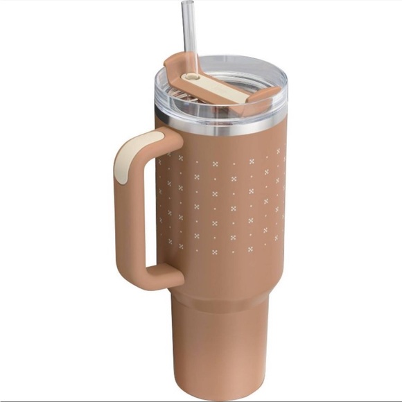 NWT Stanley 🤎 Magnolia Hearth & Hand 40oz Tumbler Limited Edition Deep Clay - Picture 8 of 9